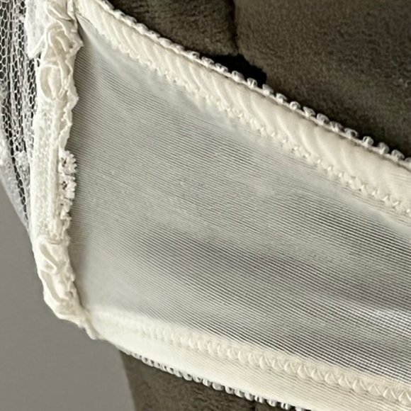 Vintage VICTORIA'S SECRET White Lace And Satin Bridal Lingerie Set. NWOT - Picture 13 of 15